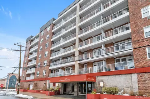 55 Monroe Blvd #5R, Long Beach, NY 11561