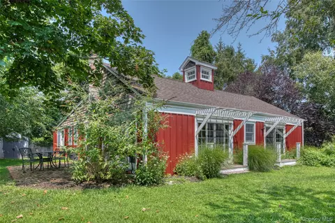 65 Ryder Farm Ln, Orient, NY 11957