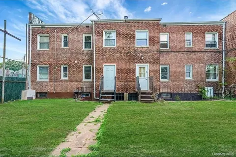 20202 109th Ave, New York, NY 11412