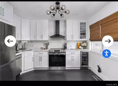 40 Canoe Pl #3, Hampton Bays, NY 11946