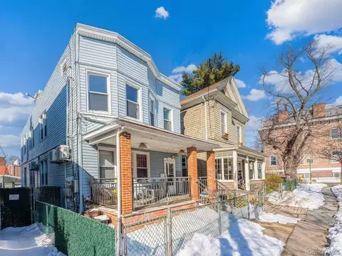 1304 123rd St, College Point, NY 11356
