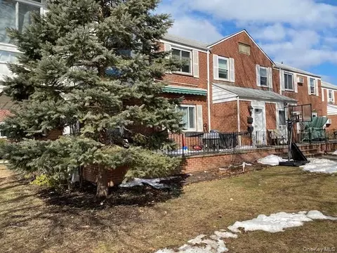 74-39 260th St #G-1, Glen Oaks, NY 11004