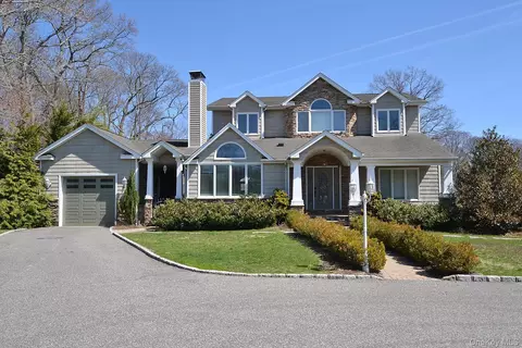 85 Virginia Ave, Lake Ronkonkoma, NY 11779