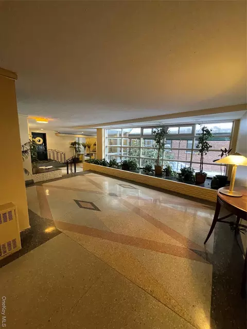 118-60 Metropolitan Ave #2 I, Kew Gardens, NY 11415