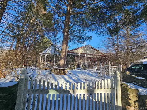 21 Philcox Rd, Middletown, NY 10940