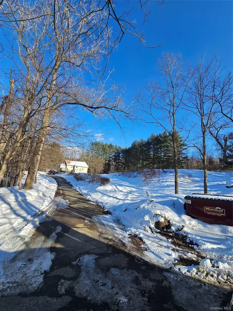 11 Philcox Rd, Middletown, NY 10940