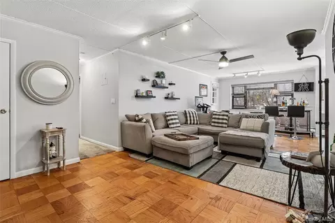 100 Diplomat Dr #7G, Mount Kisco, NY 10549