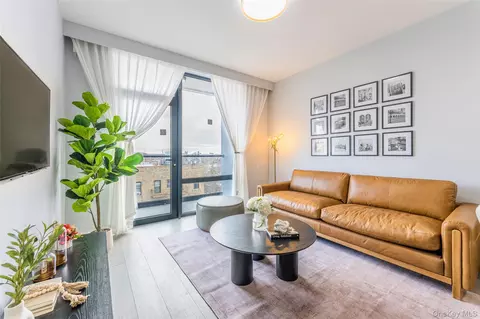 Living - 134-11 Franklin Ave #8D, Flushing, NY 11355 photo 1 of 6
