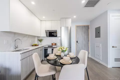 Dining - 134-11 Franklin Ave #8D, Flushing, NY 11355 photo 1 of 2