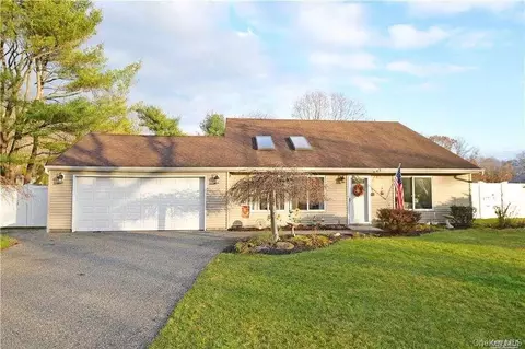 69 American Ave, Coram, NY 11727