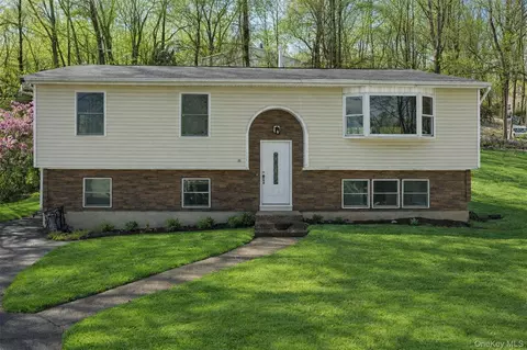 153 S Pascack Rd, Clarkstown, NY 10954
