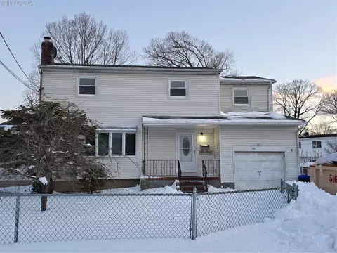 250 Overton St, Deer Park, NY 11729