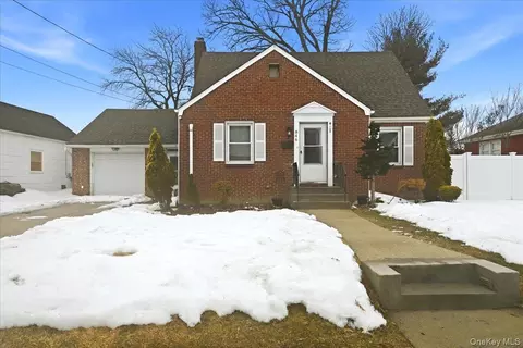 846 Harrison St, West Hempstead, NY 11552