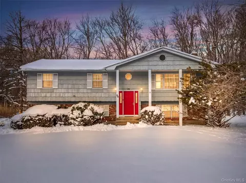 36 E Mayer Dr, Ramapo, NY 10901