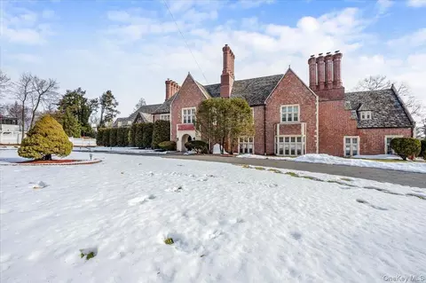 8 Eastway, Bronxville, NY 10708