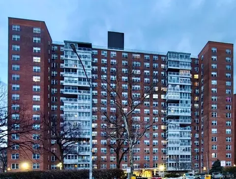 4310 Kissena Blvd #16D, New York, NY 11355