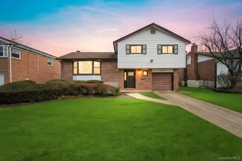 3263 Milburn Ave, Baldwin, NY 11510