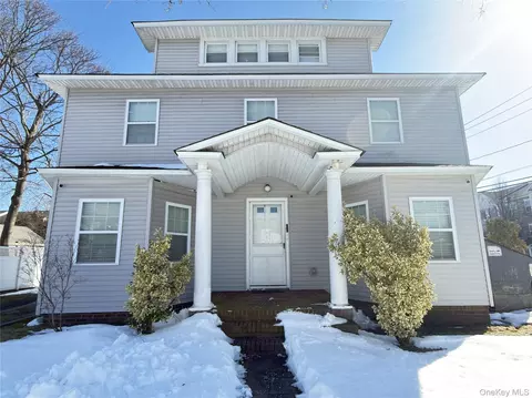 48 Church St, Patchogue, NY 11772