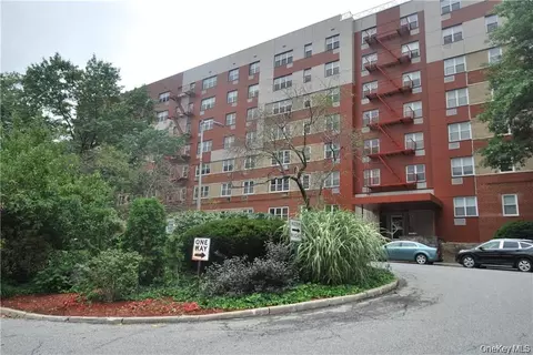7 Balint Dr #521, Yonkers, NY 10710