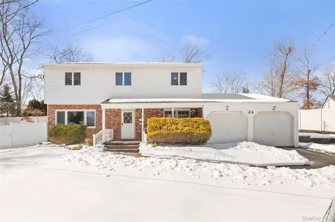 24 King Ave, Melville, NY 11747