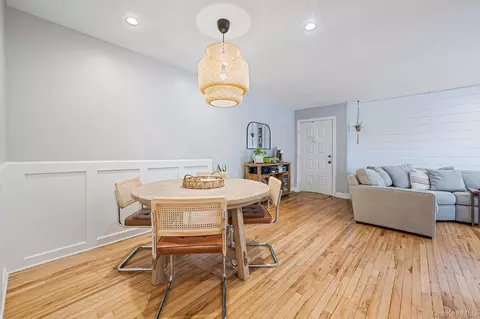 Dining - 73 Fairharbor Dr #73, Patchogue, NY 11772 photo 2 of 3