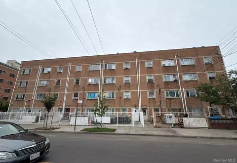 168-66 93rd Ave, Jamaica, NY 11433
