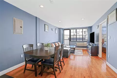 311 Saint Nicholas Ave #3H, Ridgewood, NY 11385
