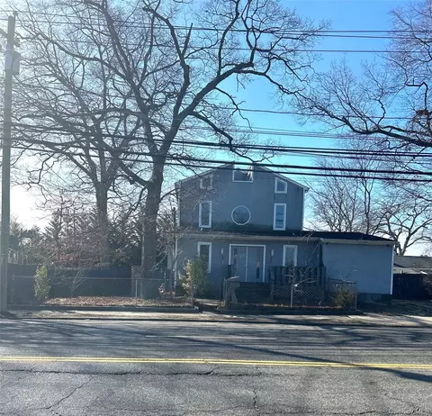 90 Jerusalem Ave, Massapequa, NY 11758