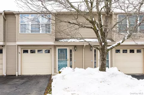 124 Elmcrest Dr, Fishkill, NY 12524