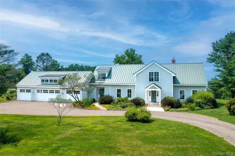 34 Meeting House Rd, Pawling, NY 12564