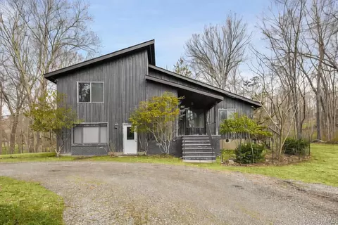 110 Cross Pond Rd, Pound Ridge, NY 10576