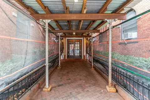 35-30 73rd St #2B, Jackson Heights, NY 11372
