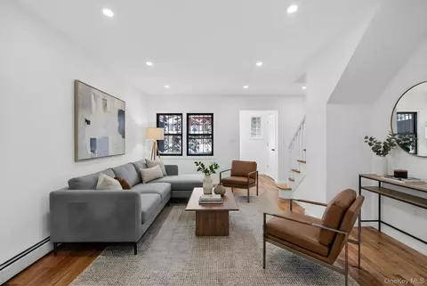 186-14 121st Ave, New York, NY 11412