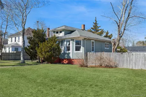 37 Lake Ave, Riverhead, NY 11901