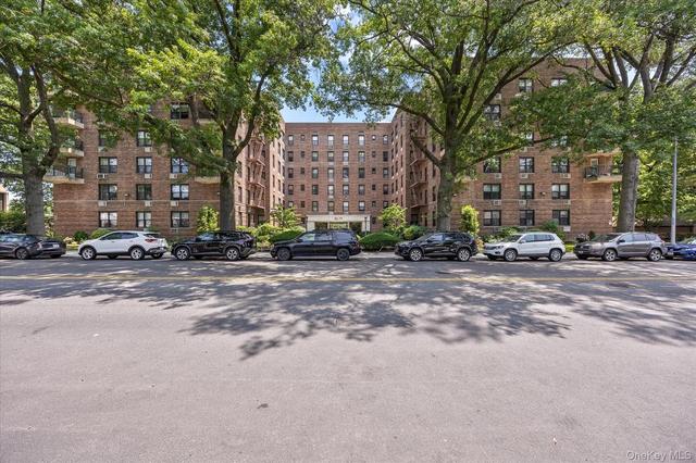 80-35 Springfield Blvd #1M, New York, NY 11427