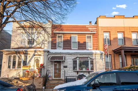 73-35 71st Pl, New York, NY 11385