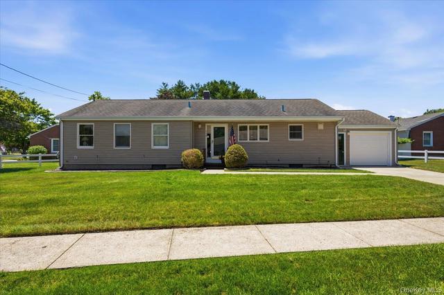 718 Patrick St, Westhampton Beach, NY 11978