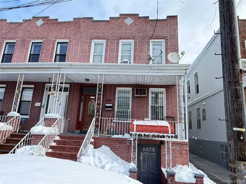 54-35 69th Ln, New York, NY 11378