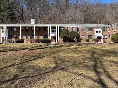 25 Lawrence Dr #A, Greenburgh, NY 10603