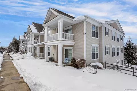 2004 Bennington Dr, Fishkill, NY 12524