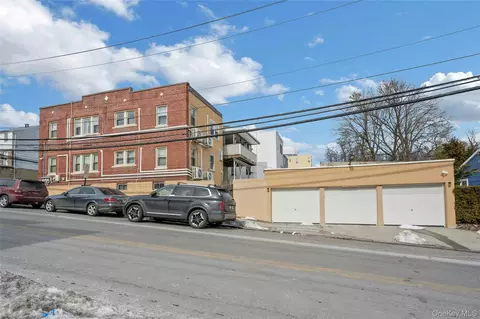 42 Alder St, Yonkers, NY 10701
