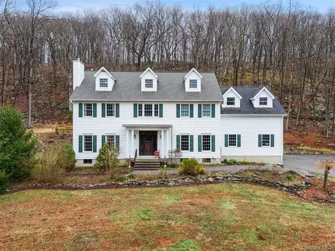 580 Oscawana Lake Rd, Putnam Valley, NY 10579