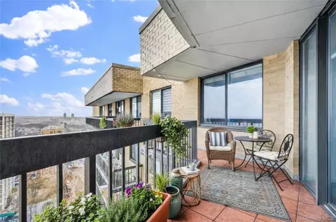 Exterior - 13835 Elder Ave #PENTHOUSE F, New York, NY 11355 photo 3 of 3