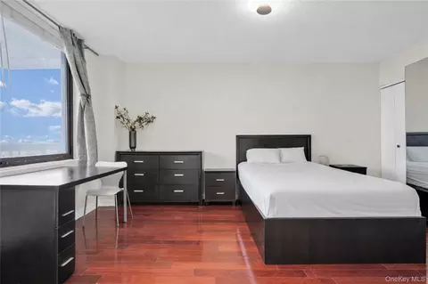 Bedroom - 13835 Elder Ave #PENTHOUSE F, New York, NY 11355 photo 2 of 3