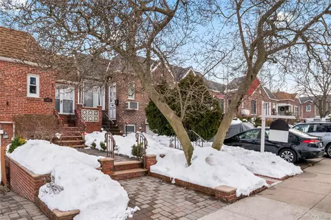 6810 60th Dr, New York, NY 11378