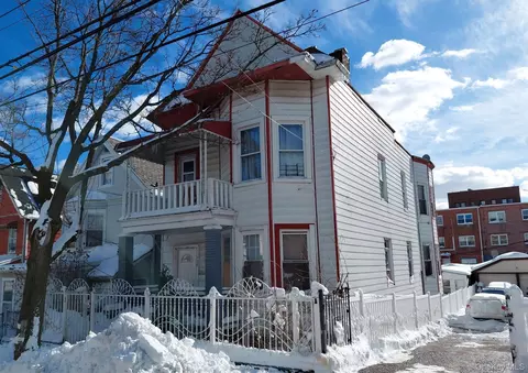 738 E 229th St, New York, NY 10466