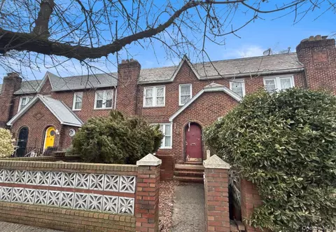 219-33 Edgewood Ave, New York, NY 11413