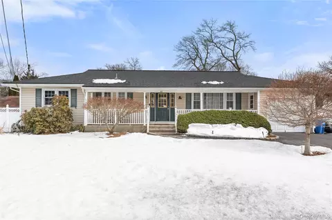 99 Brunswick Rd, Lake Ronkonkoma, NY 11779