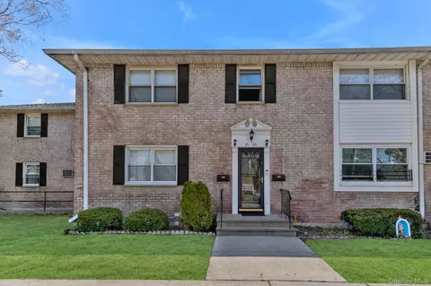 8105 268th St #228A, Glen Oaks, NY 11004
