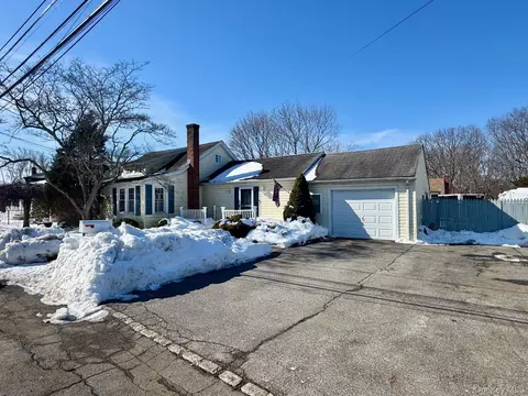 21 Cherry St, East Northport, NY 11731